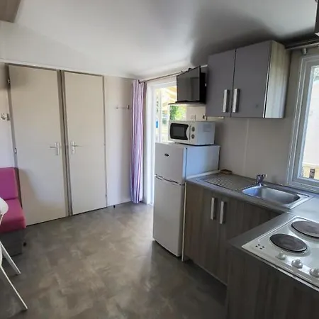 Kemping Anne Marie Touzani *